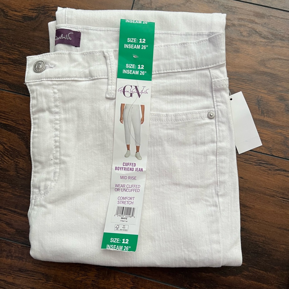 Gloria Vanderbilt Ladies' Cuffed Boyfriend Jean   White